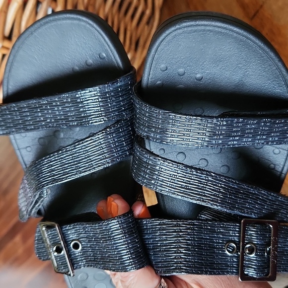 Vionic Jaya Strappy Faux Python Buckle Accent Slide Sandals sz 9 - Picture 2 of 16